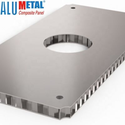 A2 2.5mm Form-Beweis 2200mm Aluminiumdes bienenwaben-zusammengesetztes Platten-Blatt-Blatt-4x8 im Freien