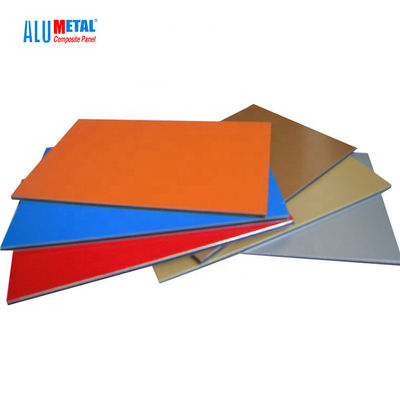 6mm PVDF 2000mm bürstete zusammengesetzte Platten-Fach Rainscreen-Aluminiumumhüllung Oberflächen