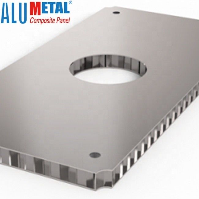 A2 2.5mm Form-Beweis 2200mm Aluminiumdes bienenwaben-zusammengesetztes Platten-Blatt-Blatt-4x8 im Freien